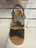 Aviana Sandal - Black/White